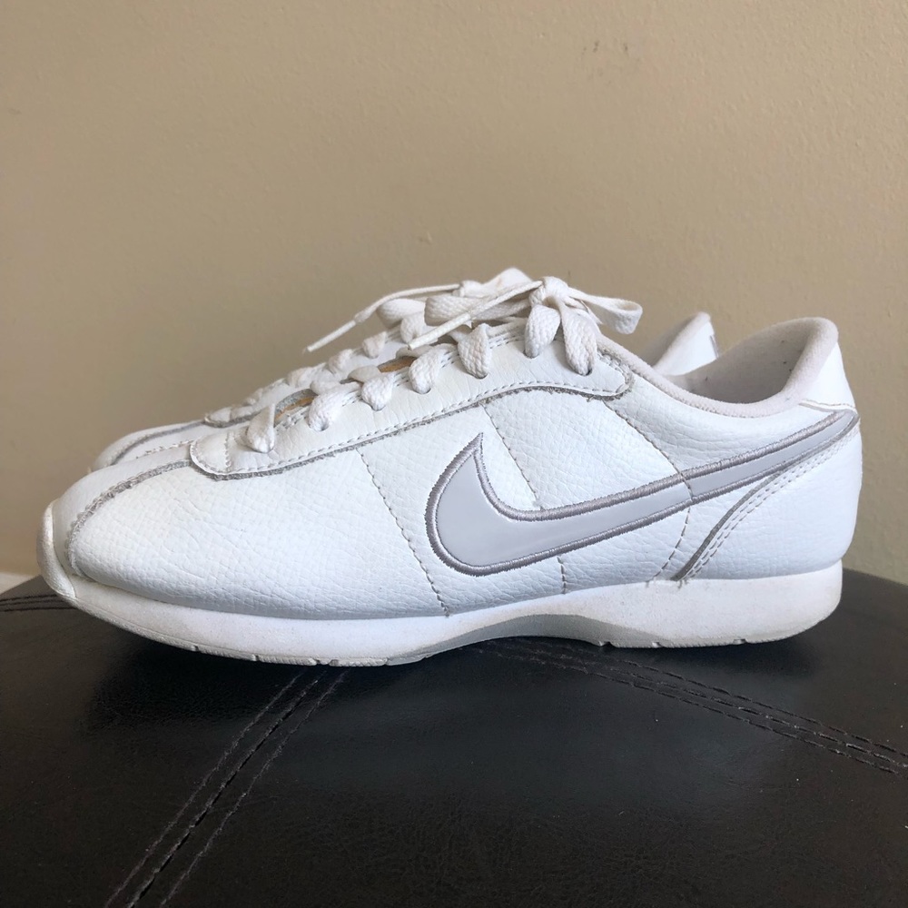 Nike white cheer shoes size 6